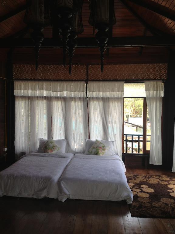 At Casa Guesthouse Amphawa Ruang foto