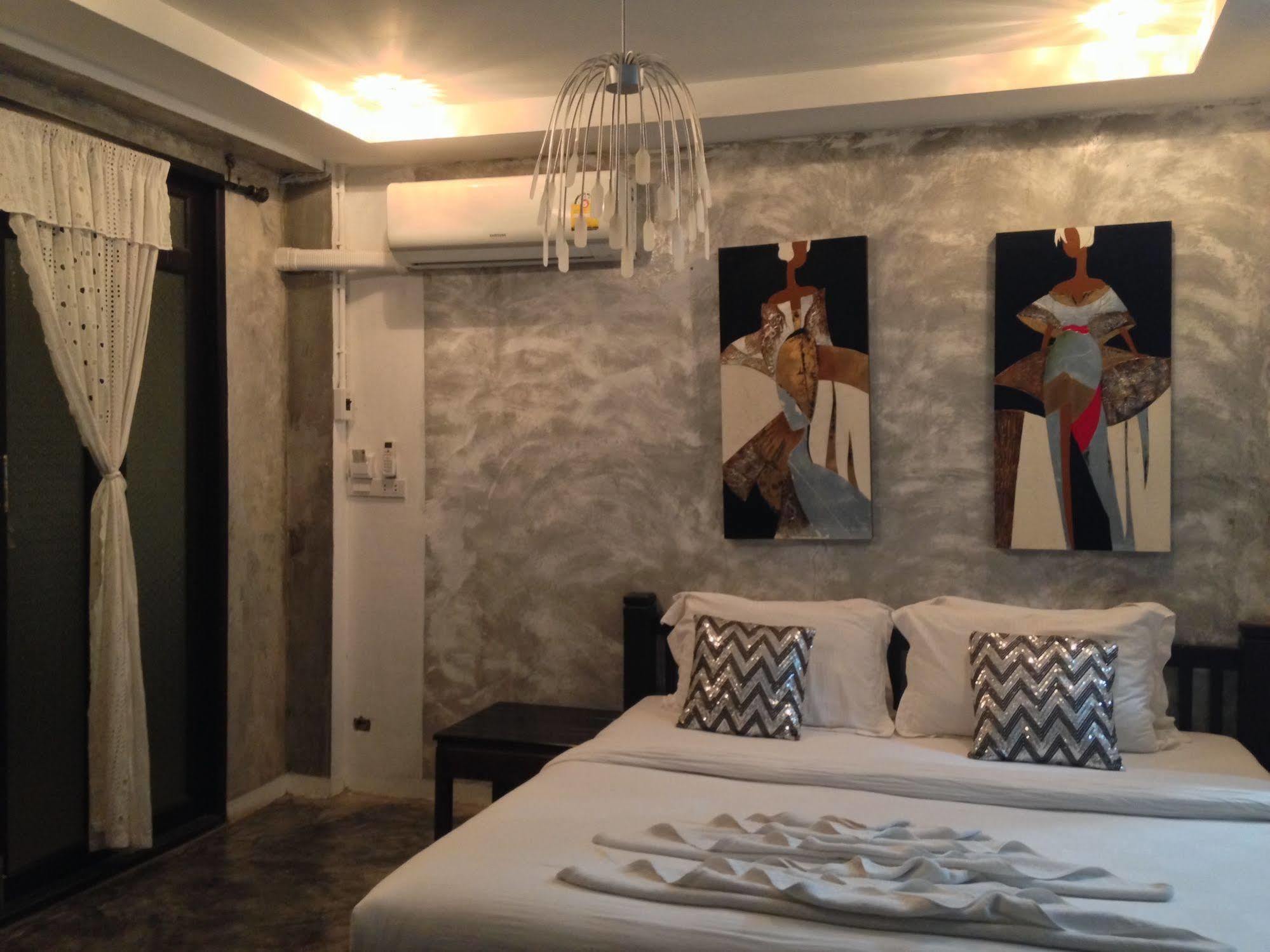 At Casa Guesthouse Amphawa Bagian luar foto