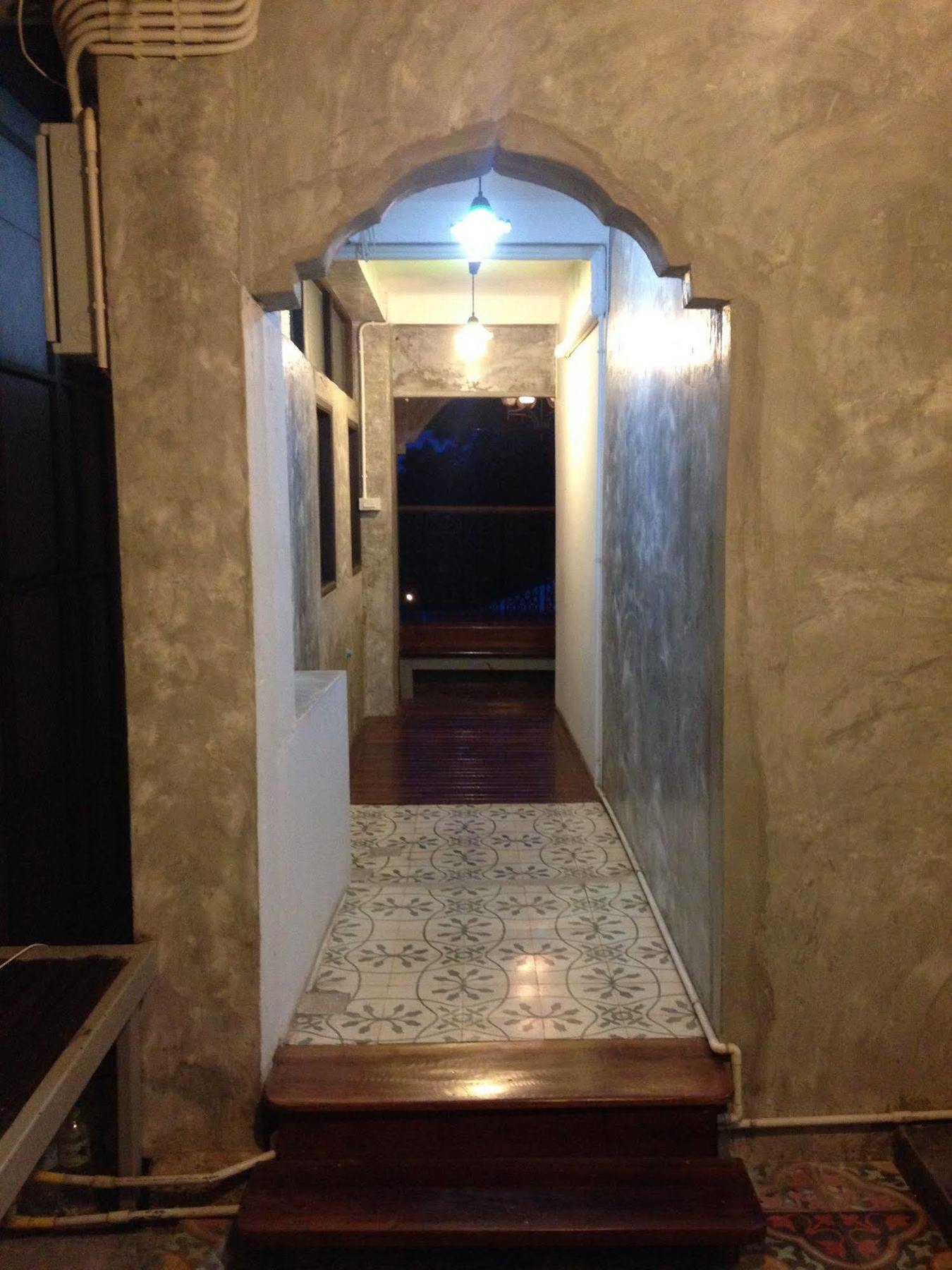 At Casa Guesthouse Amphawa Bagian luar foto